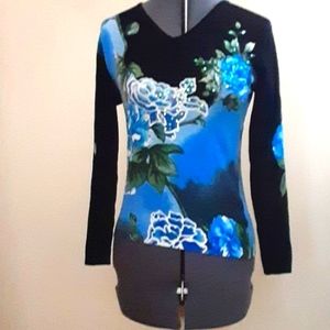 FINAL Lvg 8/15 Beautiful sweater sequins painted look FAIRY brand bodycon vneck